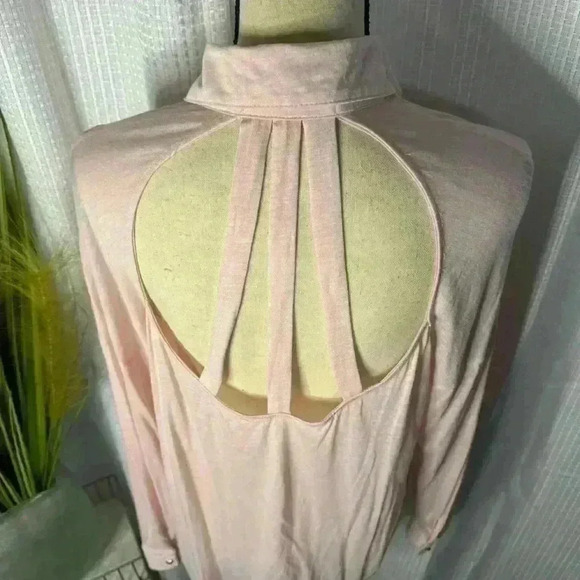 NWT Altar’d State Women’s Small Cut Out Back Long Sleeve Button Up Tunic Top - Picture 7 of 12